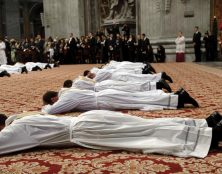 Prions pour les nouveaux prêtres ordonnés