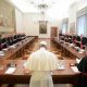 Le pape François remet en cause non seulement Summorum Pontificum de Benoît XVI mais aussi son discours sur les deux herméneutiques