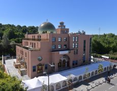 Les noms de la présidente du conseil régional et du Maire de Toulouse sur la mosquée de Toulouse