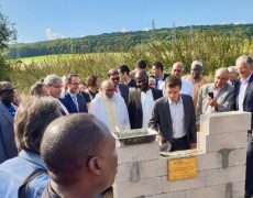 Le député LREM Aurélien Taché pose la première pierre d’une mosquée