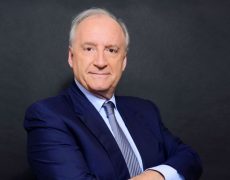 Hubert Védrine : “Les élites doivent écouter les demandes d’identité, de souveraineté et de sécurité des peuples”