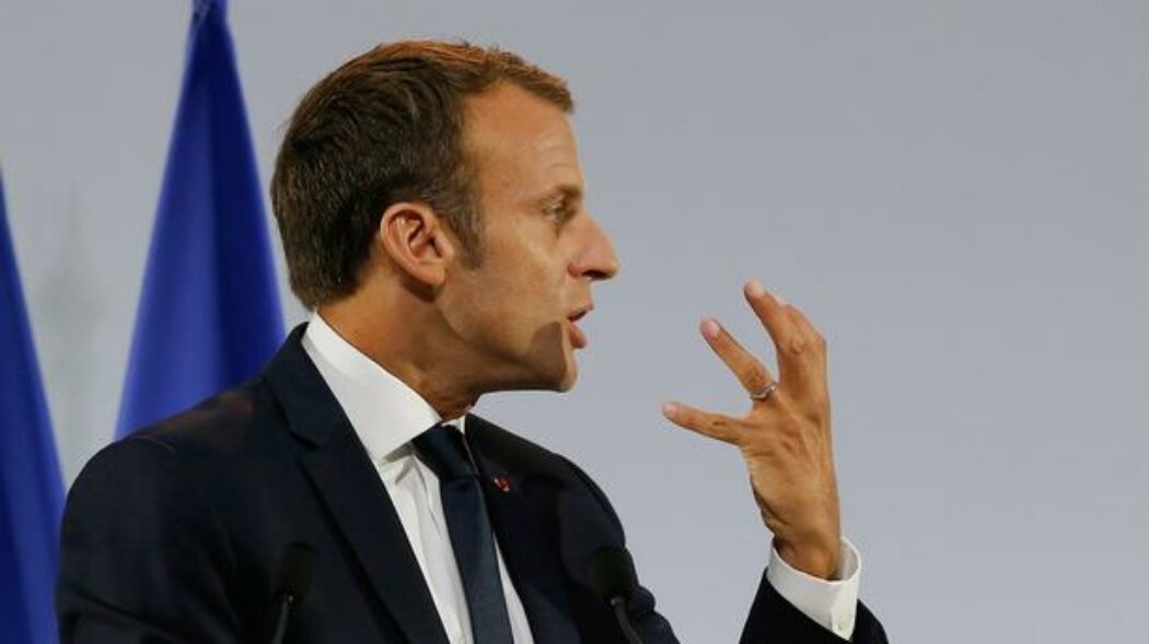 Emmanuel Macron encourage les gilets jaunes et La Manif Pour Tous