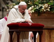 Dans la tempête qui secoue l’Eglise prions pour elle et pour le pape