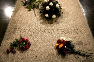 Même mort, Franco donne encore des sueurs froides à la gauche
