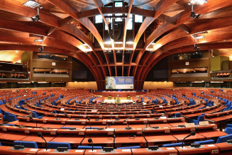 Un rapport de l’Assemblée parlementaire du Conseil de l’Europe pour renverser les normes familiales