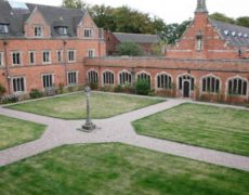 Un prêtre dénonce la sous-culture de l’homosexualité du grand séminaire britannique