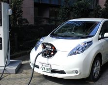 “Une voiture électrique pollue autant qu’un diesel”