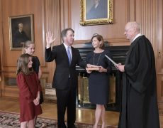 Une accusatrice du juge Brett Kavanaugh reconnait avoir menti