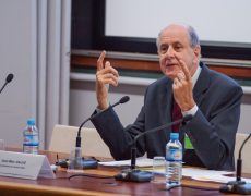 Il faut être particulièrement naïf pour faire confiance dans la justice de son pays