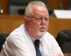 Un courageux sénateur pro-vie australien face à la meute pro-avortement