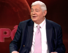 Bruno Gollnisch évoque, avec brio, la situation internationale