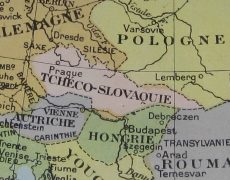 Macron à Prague et à Bratislava, ou la réécriture de l’histoire