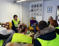 Le député LREM de la Manche Sonia Krimi en gilet jaune