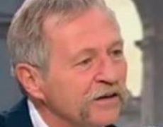 PMA et GPA : José Bové dit non à la manipulation du vivant