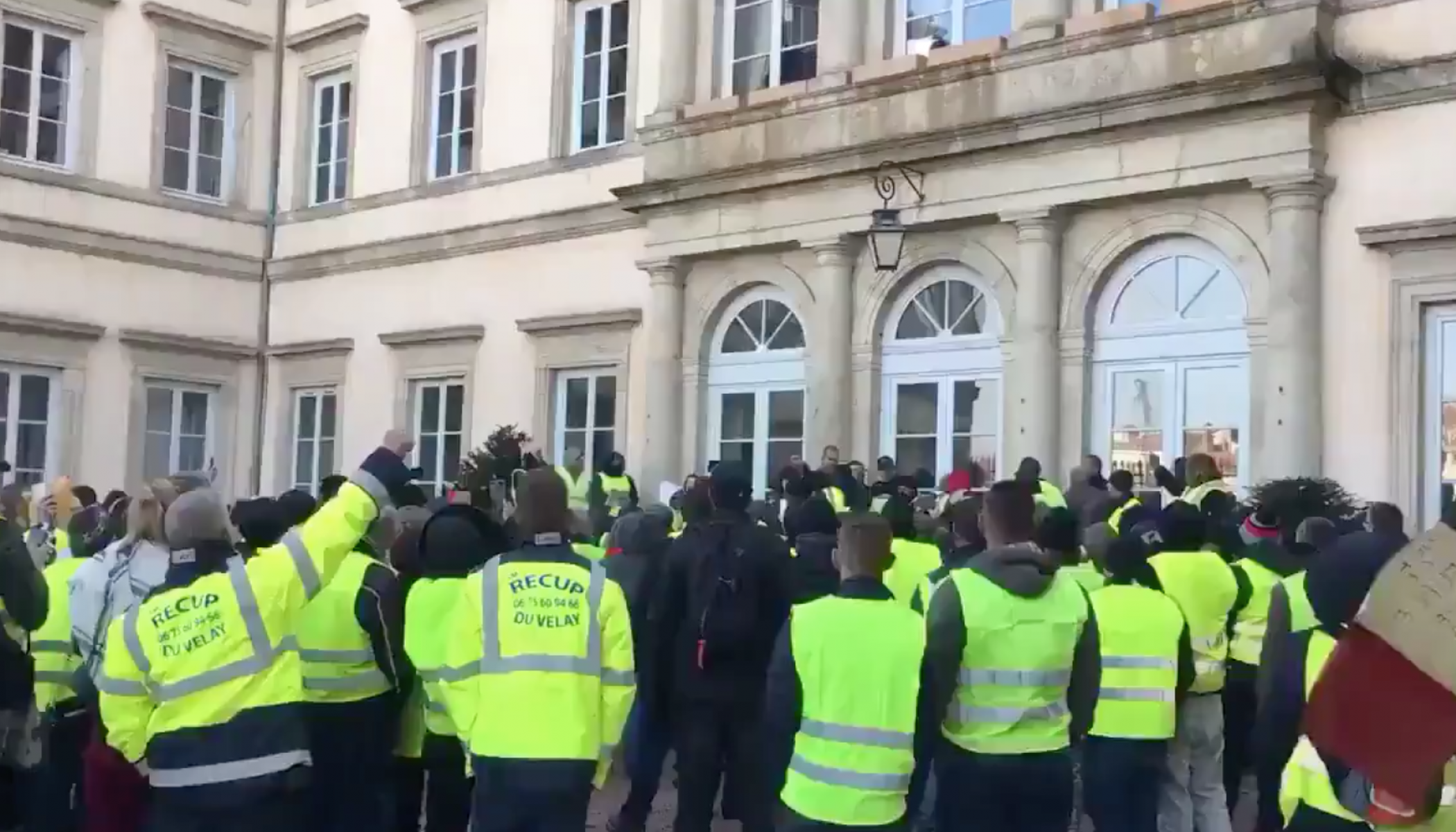 Mobilisation Massive Des Gilets Jaunes En Province Le