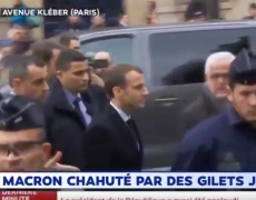 Macron hué par les Gilets Jaunes à son arrivée avenue Kléber