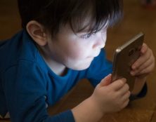 L’impact des smartphones et autres tablettes sur le développement du cerveau des plus jeunes