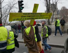 Des gilets jaunes catholiques se manifestent le jour de l’Epiphanie