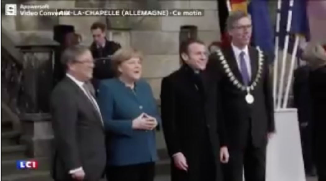 Aix-la-Chapelle : Macron accueilli par des sifflets, des huées et des”Macron démission”