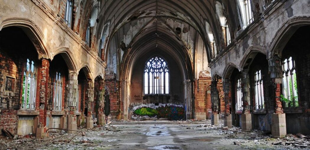Plus de 5000 églises menacées de délabrement