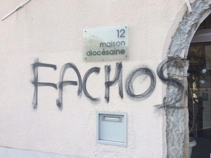 Grenoble : ce n’est pas un court-circuit qui a vandalisé la maison du diocèse…