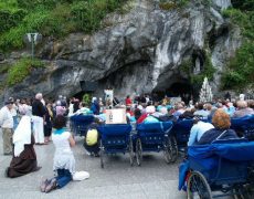 Grande neuvaine à Notre-Dame de Lourdes du 3 au 11 février (jour de sa fête)