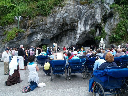Grande neuvaine à Notre-Dame de Lourdes du 3 au 11 février (jour de sa fête)