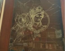 La Nouvelle Librairie attaquée par une centaine d’antifas