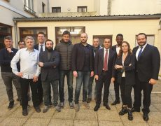 Des Gilets jaunes rencontrent Luigi Di Maio : Paris s’étrangle
