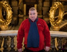 Des pneus à l’Opéra : pour mieux siffler les artistes ?