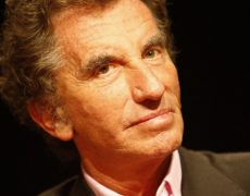 Jack Lang s’est fait offrir pour 200.000 euros de costumes