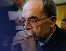 Démission du cardinal Barbarin refusée par le pape : un exemple inverse avec Mgr Wilson en Australie