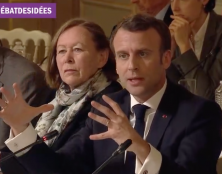 Irène Théry, grande prophétesse de la GPA, assise à la droite d’Emmanuel Macron
