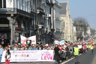 Marche pour la vie à Bruxelles dimanche 31 mars : marche silencieuse et collecte de vêtements d’enfants