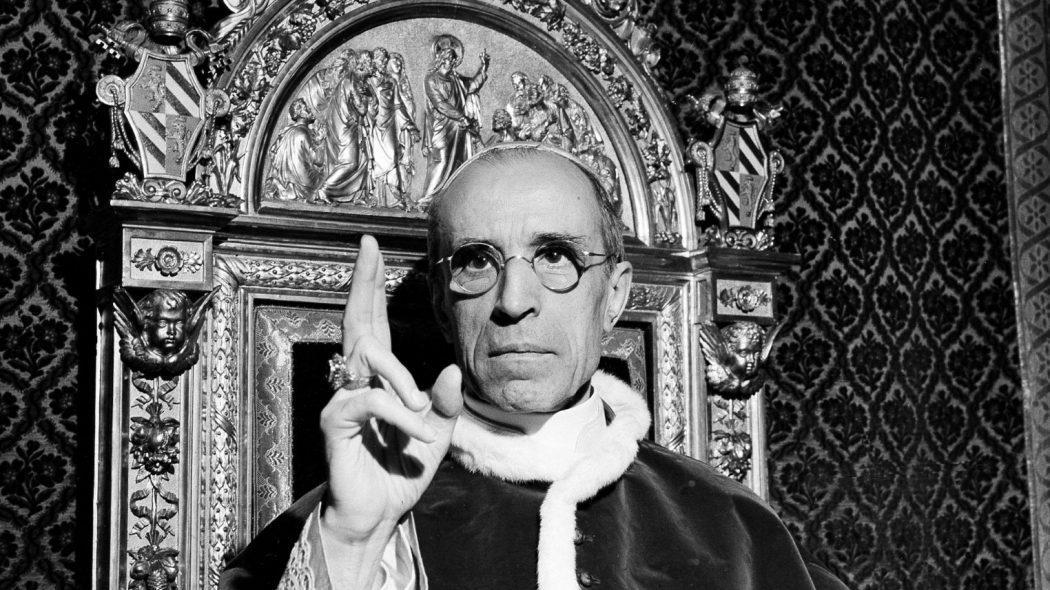 Pie XII a sauvé 15 000 juifs et averti les Américains, qui ne l’ont pas cru, du génocide juif
