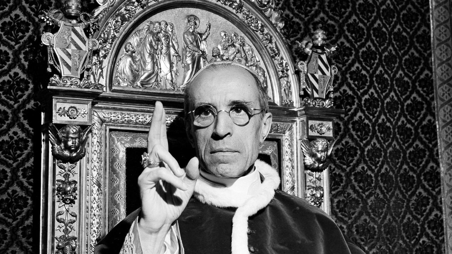Pie XII a sauvé 15 000 juifs et averti les Américains, qui ne l’ont pas cru, du génocide juif