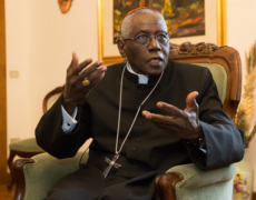 Cardinal Sarah : le rejet de la liturgie et de la morale traditionnelles sont une forme d'”athéisme pratique” dans l’Église