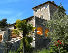 L’abbaye Notre-Dame de Bon Secours de Blauvac : son histoire, ses hosties et ses produits