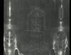 “Résurrection du Christ ou faux du Moyen-âge : Qui a créé le Linceul de Turin ?”