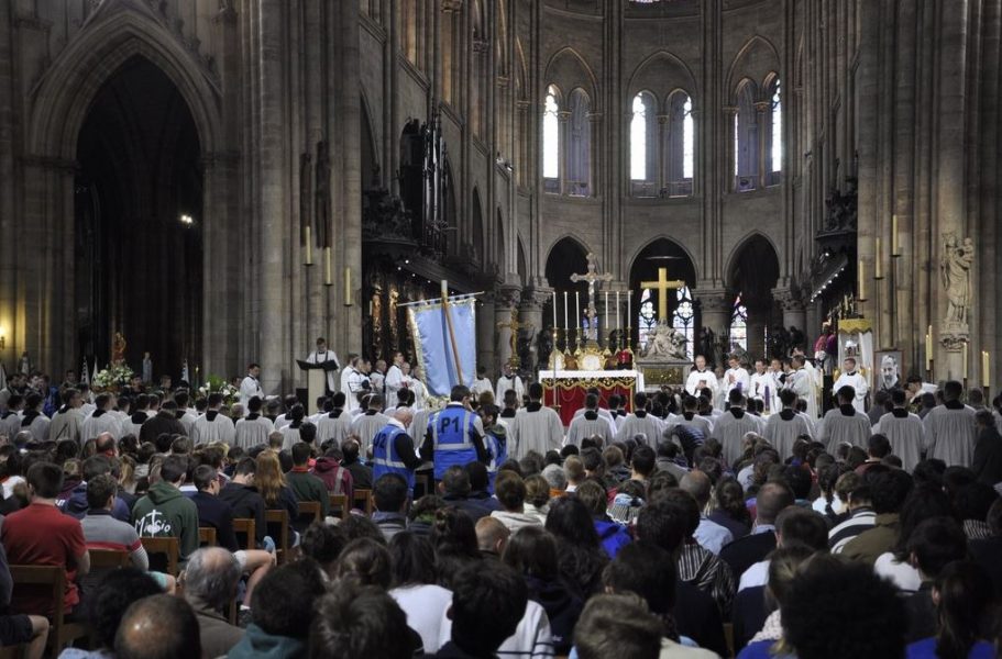 Notre-Dame de Paris : “Il faut que France, il faut que Chrétienté continue”