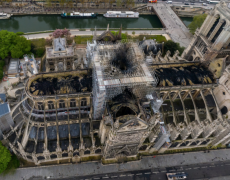 La silhouette blessée de Notre-Dame apparaît comme le signe d’unité pour tous les chrétiens