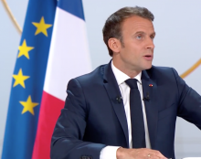 Macron a le sens du tempo