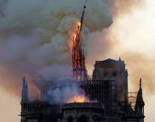 La flèche de Notre-Dame qui protégeait la France est tombée