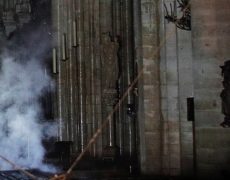 Malgré l’incendie, la statue de Notre-Dame est debout