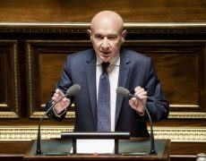 Après le grand débat et toujours en attendant Godot, Claude Malhuret fait son show au Sénat
