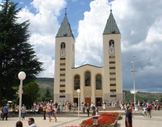 Prendre soin d’éviter que les pèlerinages vers Medjugorje soient interprétés comme une authentification des évènements par l’Eglise