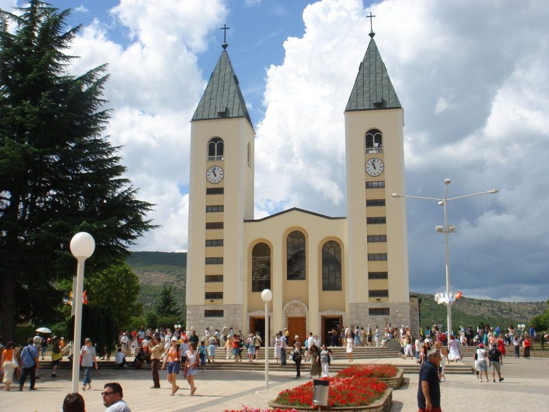 Prendre soin d’éviter que les pèlerinages vers Medjugorje soient interprétés comme une authentification des évènements par l’Eglise