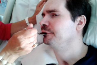 Une vidéo montre Vincent Lambert en train de manger avec une cuillère