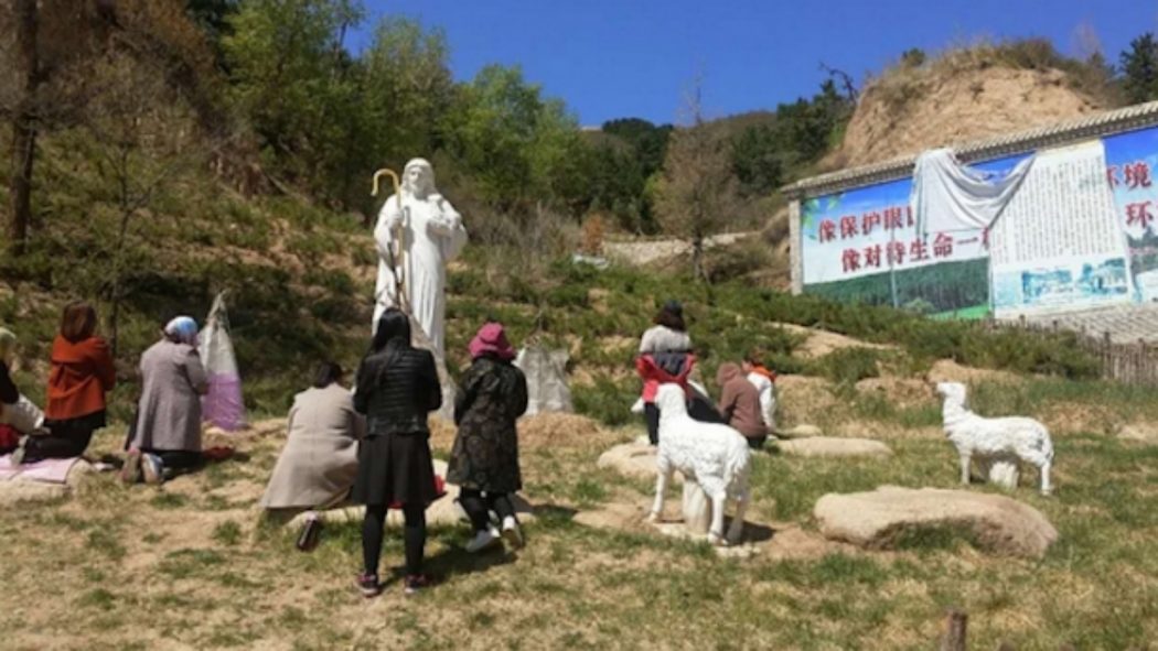 Chine: sit-in de catholiques pour empêcher la démolition de statues
