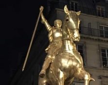 L’étendard de la statue de Jeanne d’Arc n’a pas été vandalisé mais est en réparation